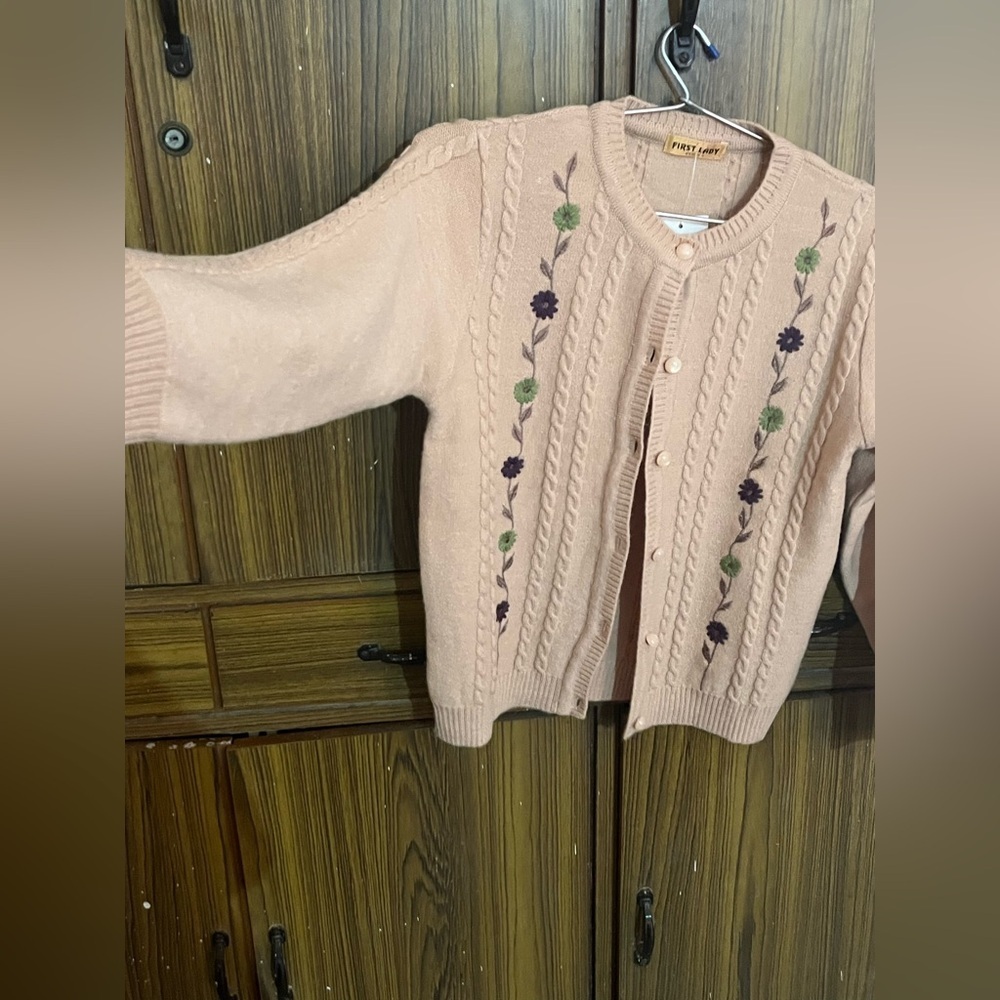 First Lady Woollen embroidered button down sweater- Size Medium PTP 19 inch NWT - Picture 5 of 11